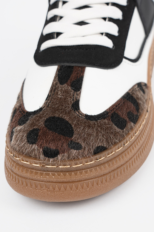 Zwart-witte schoenen in sportstijl...