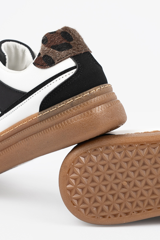 Zwart-witte schoenen in sportstijl...