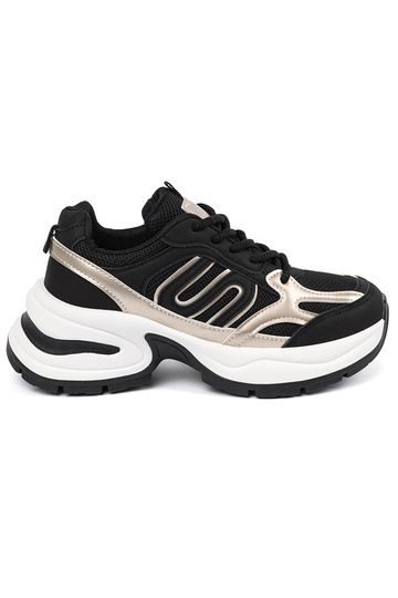 Baskets de style sportif...