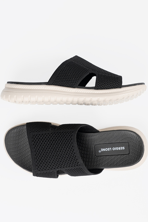 Zwarte schoenen met opengewerkte details Zwarte schoenen met opengewerkte details