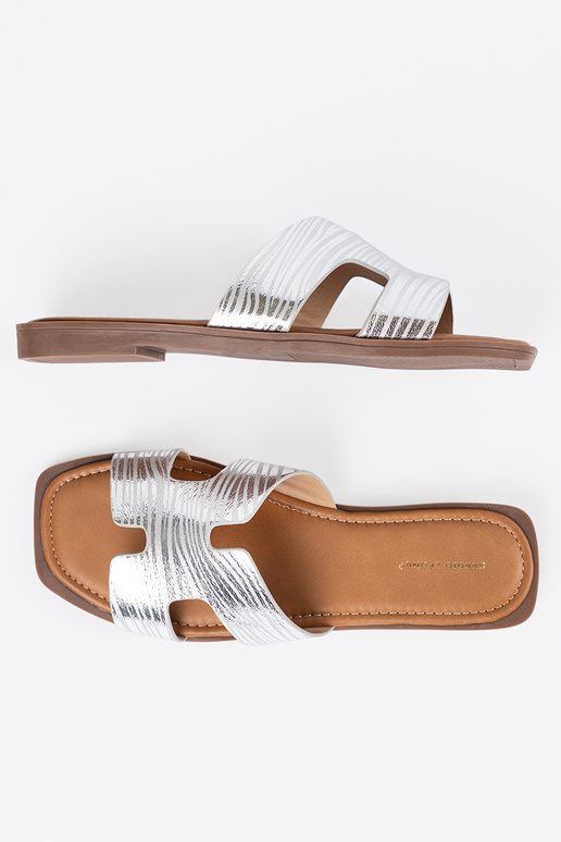 Chaussons argentés à bout carré