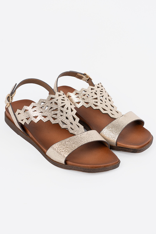 Sandales ivoire sur une plateforme...