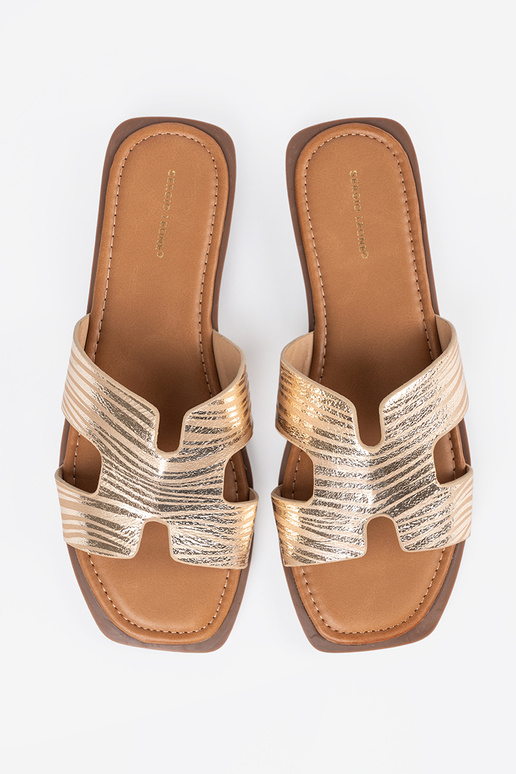 Gouden slippers met vierkante neus