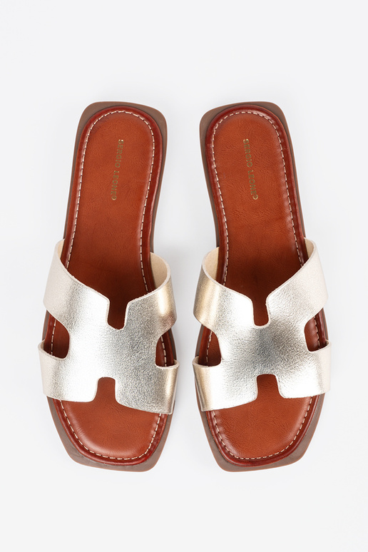 Helle goldfarbene Hausschuhe mit...