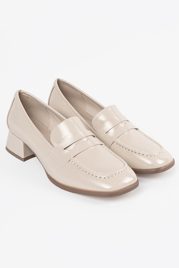 Chaussures pour femmes... 2