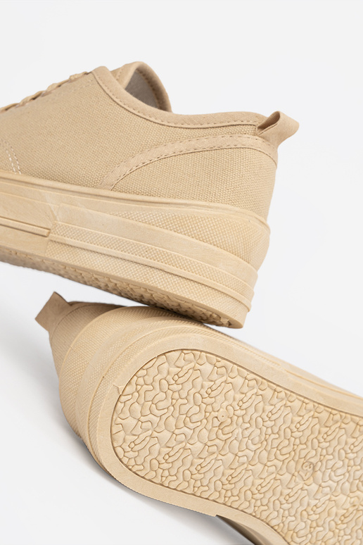 Lage dames schoenen in zandkleur