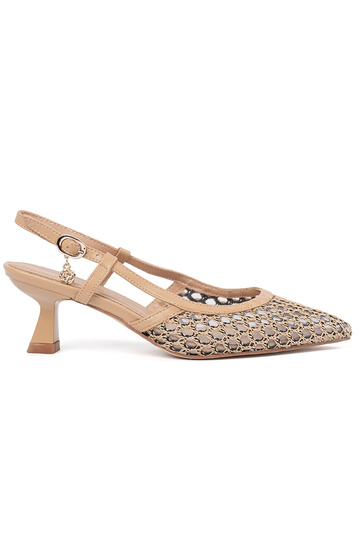 Escarpins ajourés sur un...