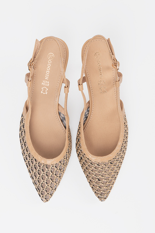 Absatzschuhe mit Lochmuster auf...