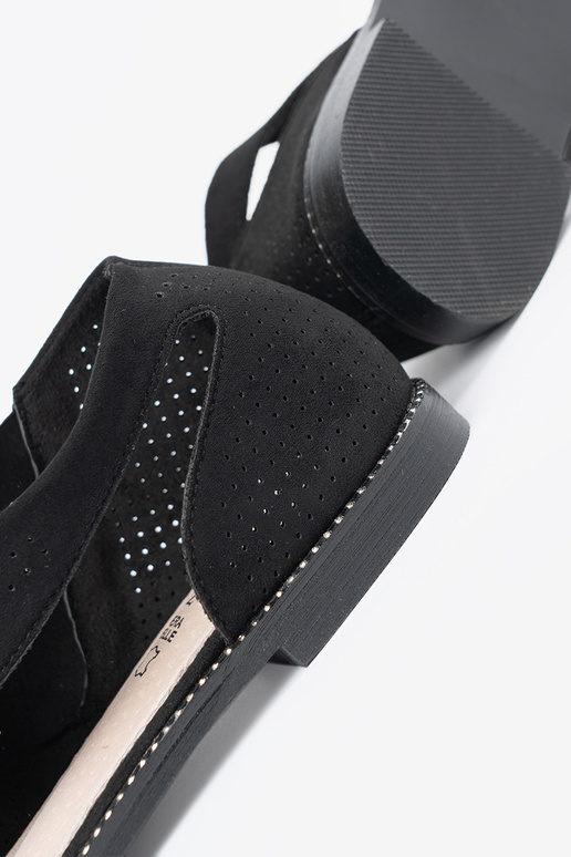 Sandales ajourées à semelle plate...