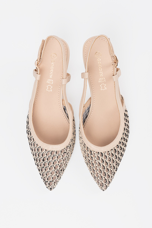 Absatzschuhe mit Lochmuster auf...