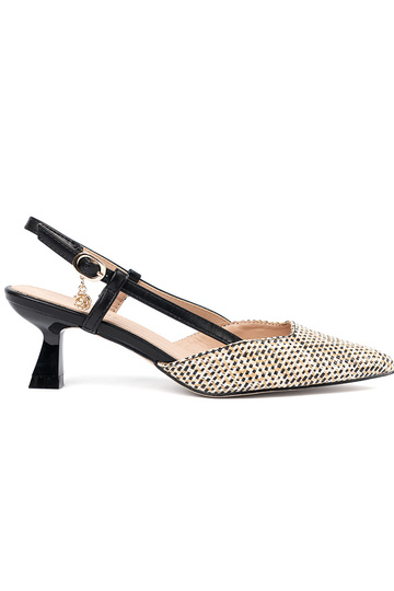 Geflochtene Absatzschuhe...