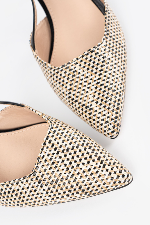 Geflochtene Absatzschuhe auf...