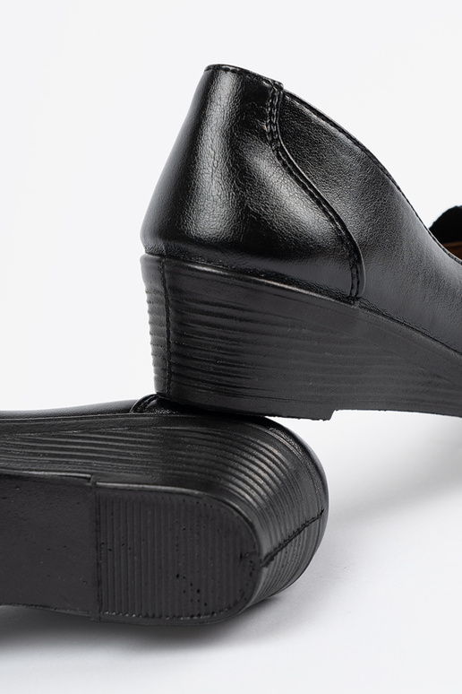 Klassische schwarze Damen Slipper Klassische schwarze Damen Slipper