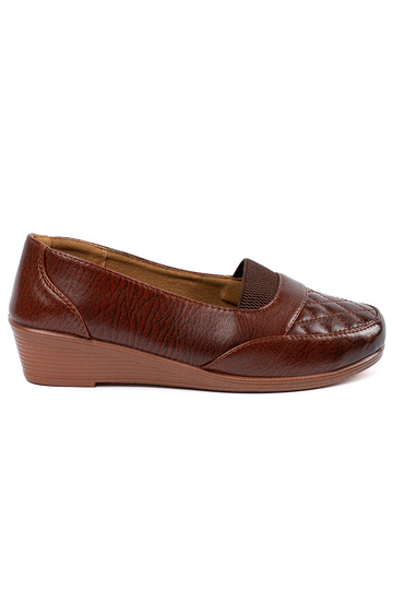 Klassische braune Slipper...