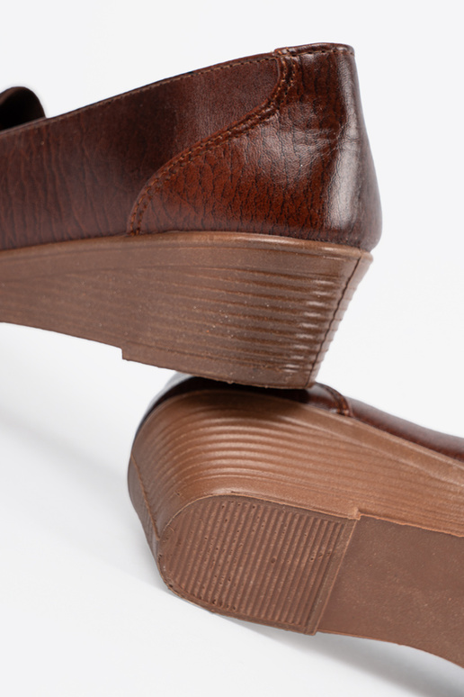 Bottines brunes avec fermeture et ruban