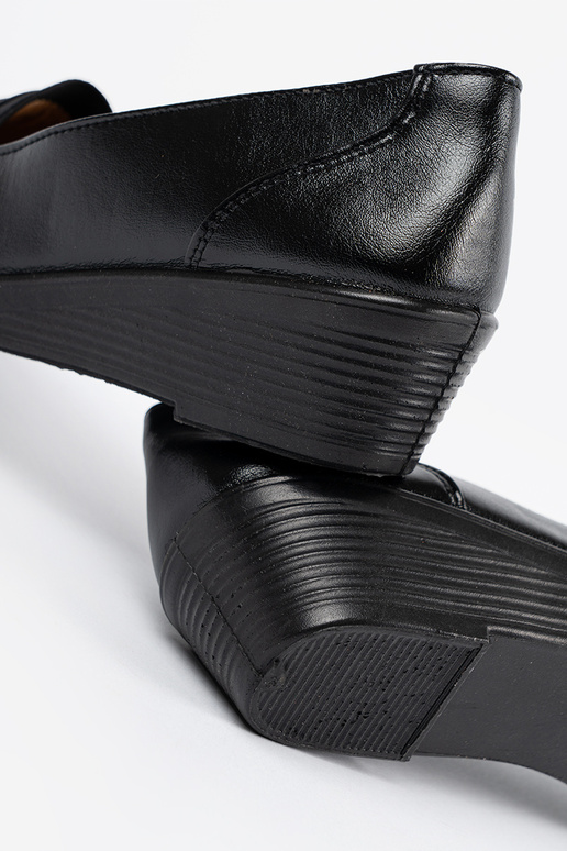 Zwarte klassieke instappers om aan te...