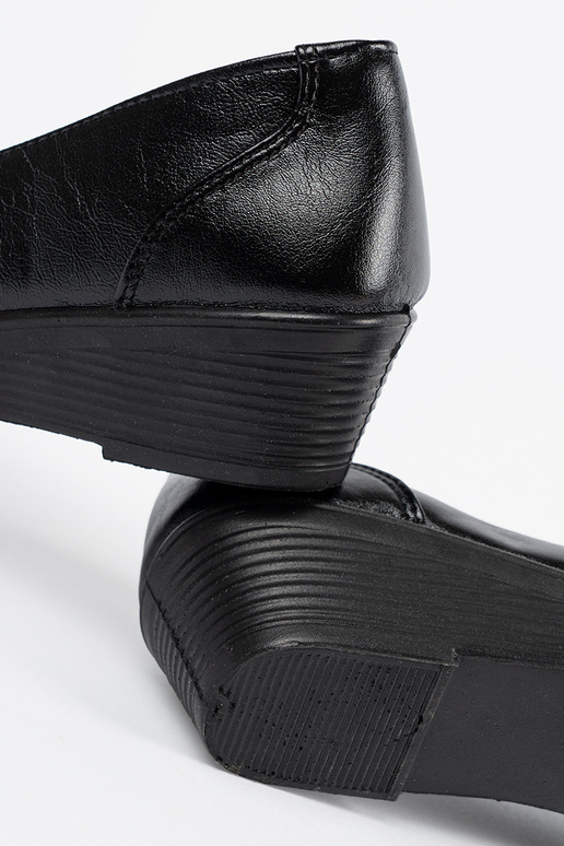 Schwarze Slipper mit Verschluss und...