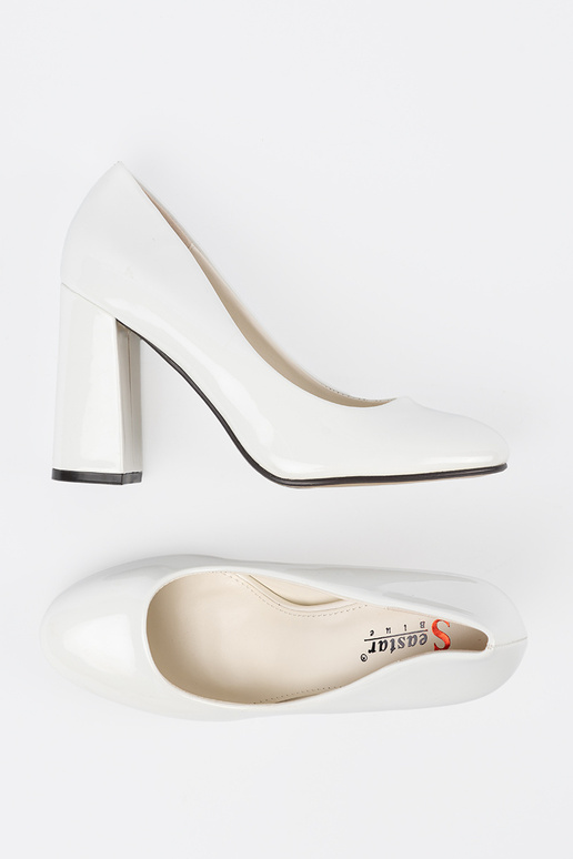 Weiße lackierte High Heels