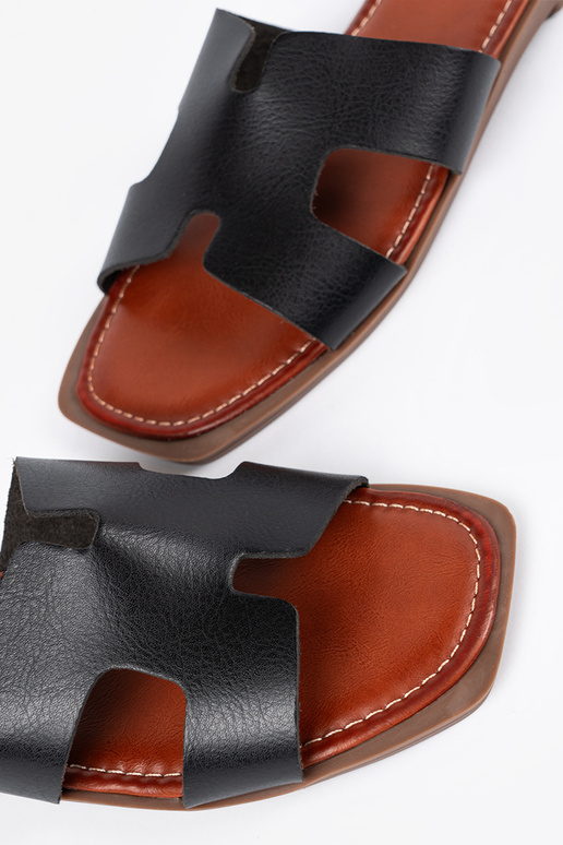 Mules noires à bout carré Mules noires à bout carré