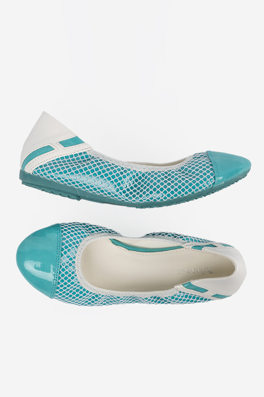 Ballerines bleues avec un filet blanc