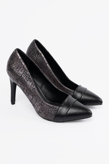 Schwarze Schuhe mit... 2