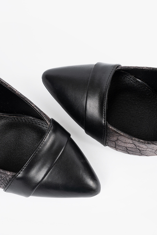 Chaussures noires avec motif serpent