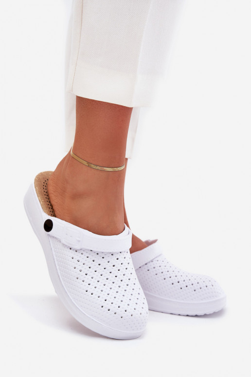 Pantoufles légères Chaussons Sabots Féminin couleur blanche Faylina