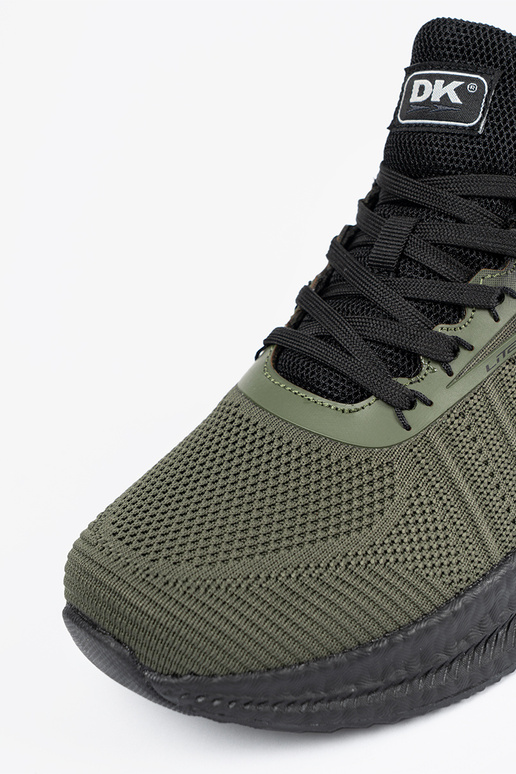 Mâle sombre couleur verte chaussures de sport