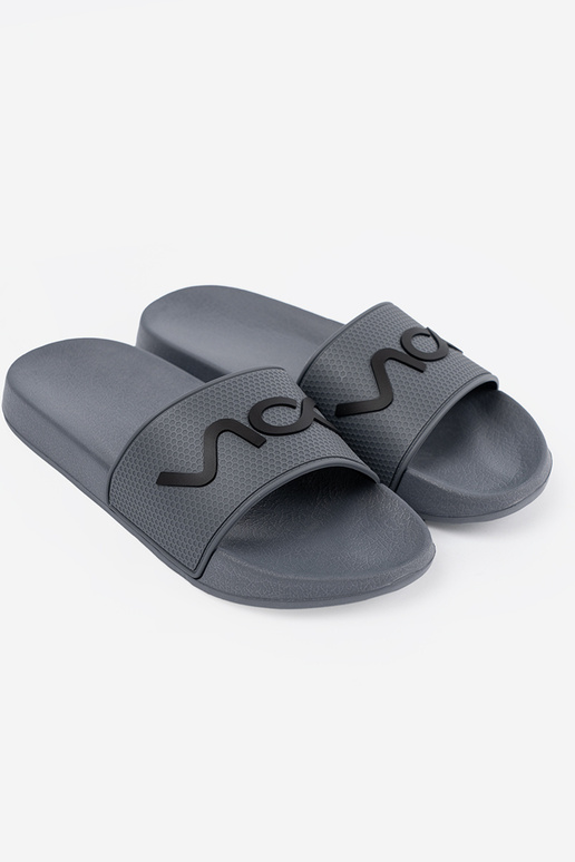 couleur grise Chaussons avec une note