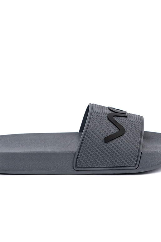 couleur grise Chaussons avec une note