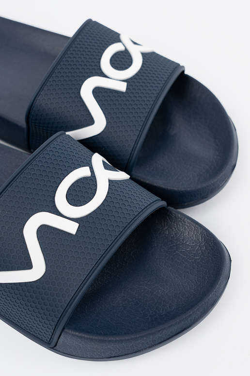 donkerblauIn slippers met de inscriptie