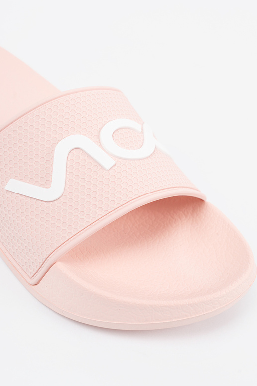 roze slippers met de inscriptie