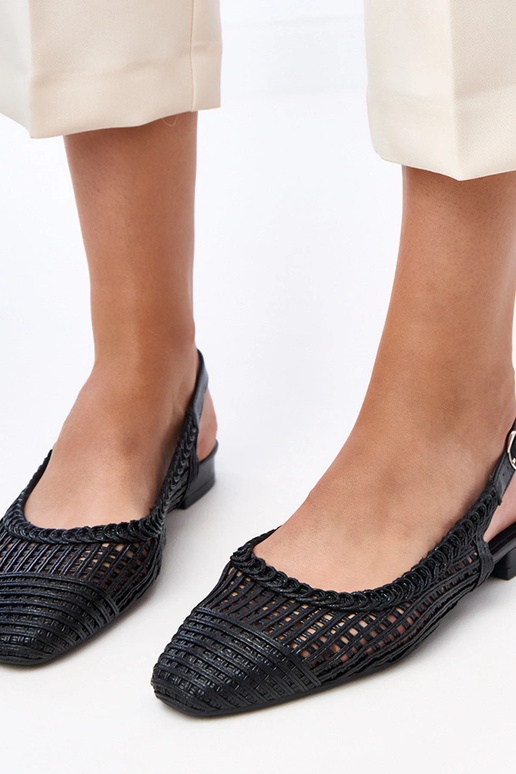 Schwarze Ajour-Ballerinas mit offenem...