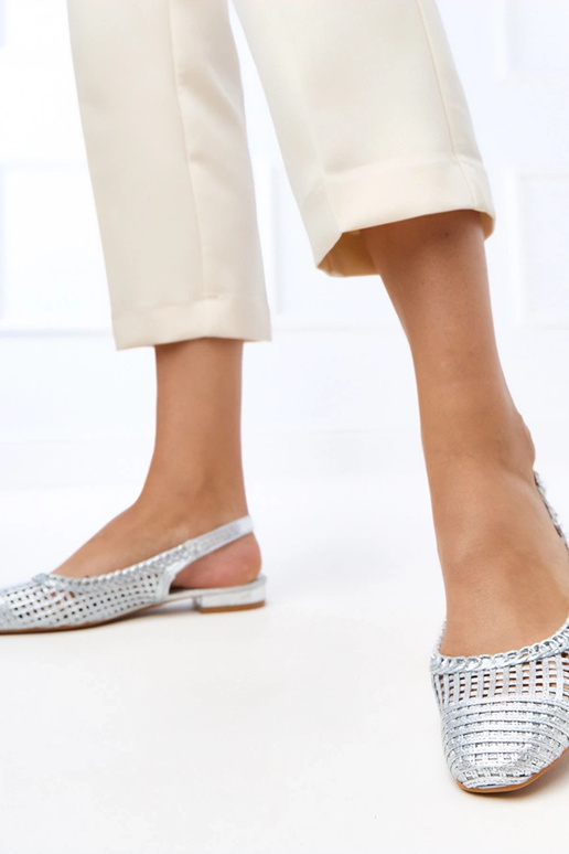 Silberne Ajour-Ballerinas mit offenem...