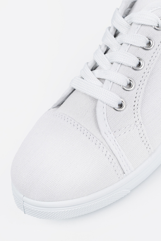 Zueiße Farbe ein Klassiker Schuhe