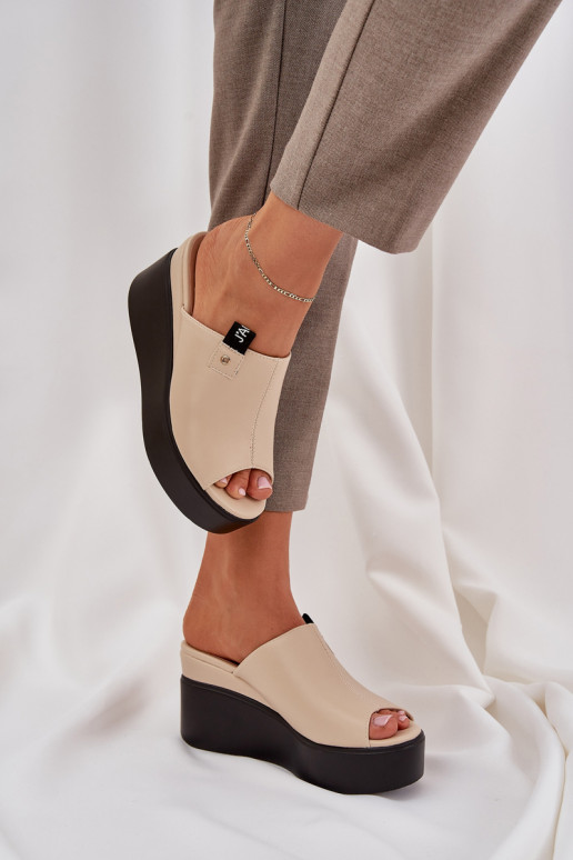 Hausschuhe mit einer Plattform I Koturnie Eko Haut Beige Eridoria