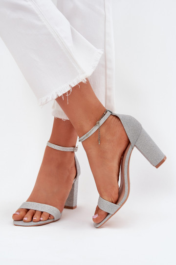 mit Glanz Damen-Sandalen mit hohen Absätzen Silberfarbe Kavina