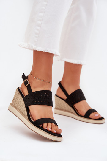 Sandales pour femmes avec des éléments ajourés Sur un coin Avec tresse couleur noire Zolira