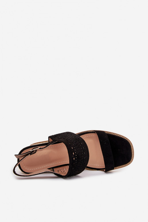 Damensandalen mit durchbrochenen Elementen Auf einem Keil Mit Zopf schZuarze Farbe Zolira