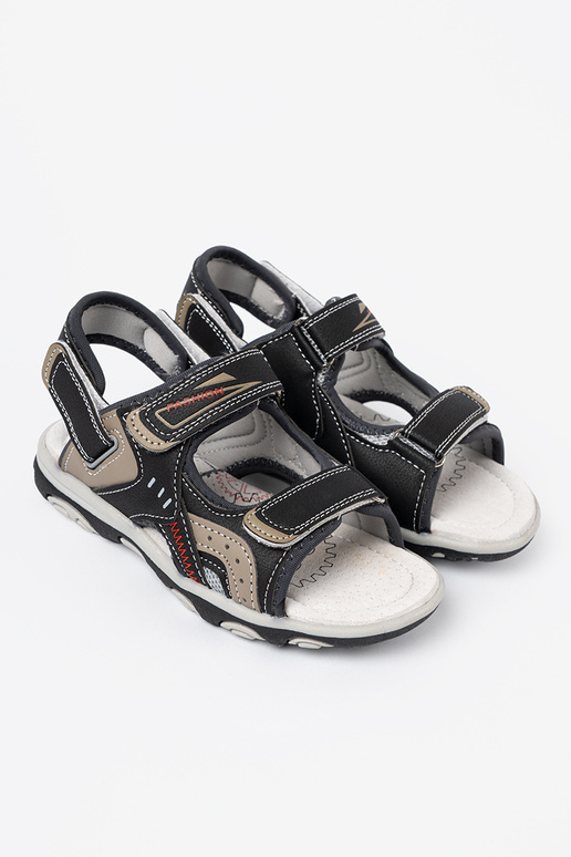 schZuarze Farbe Sandalen jungenhaft
