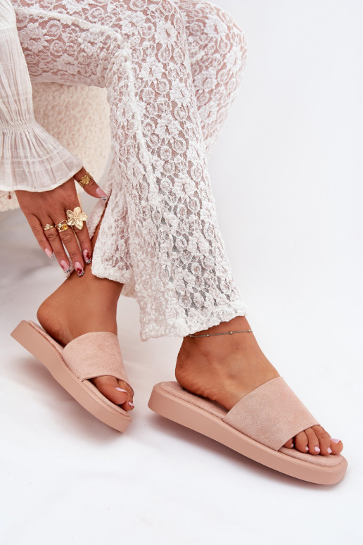 Pantoufles pour femmes avec une plateforme Z en daim écologiqueu couleur rose Jorina