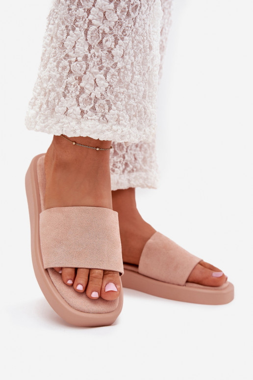 Pantoufles pour femmes avec une plateforme Z en daim écologiqueu couleur rose Jorina