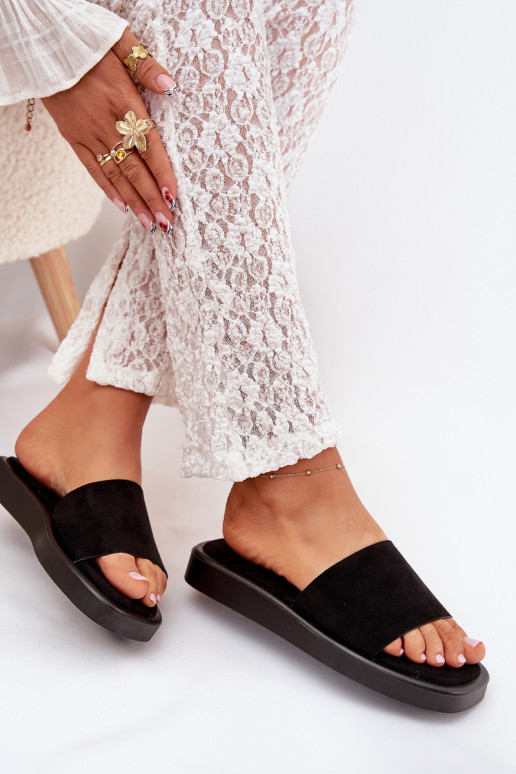 Pantoufles pour femmes avec une plateforme Z en daim écologiqueu couleur noire Jorina