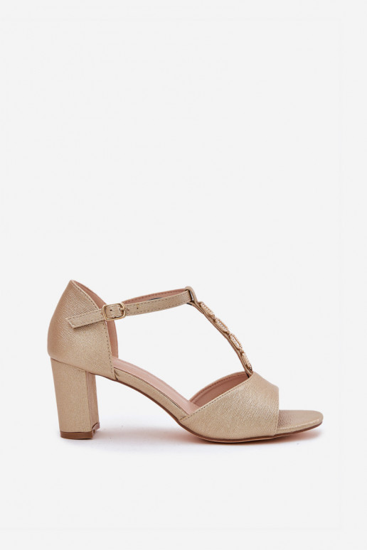 Damen-Sandalen mit hohen Absätzen mit verzierten Absätzen aus Öko-Leder goldene Farbe Triavera Damen-Sandalen mit hohen Absätzen mit verzierten Absätzen aus Öko-Leder goldene Farbe Triavera