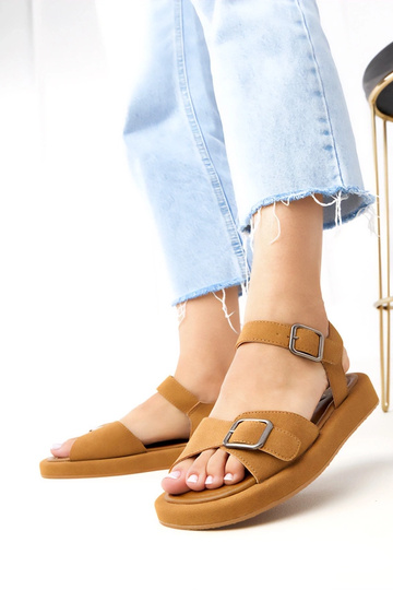 Sandales marron avec boucle sur la sangle Mirkasa 2