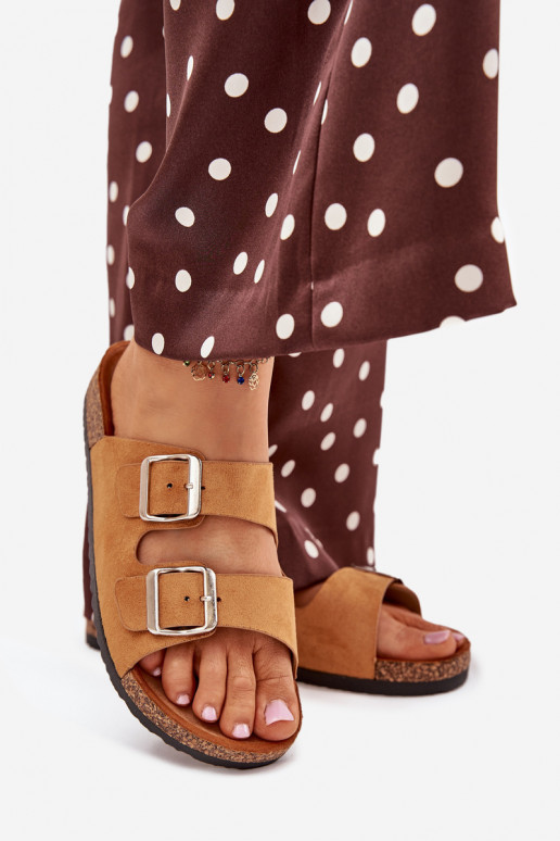 Pantoufles pour femmes avec une plateforme avec boucles marron Livara Pantoufles pour femmes avec une plateforme avec boucles marron Livara