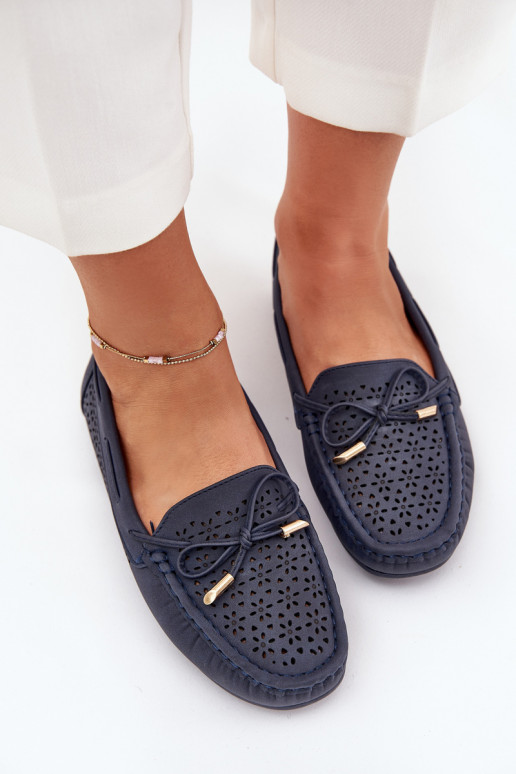 mocassins pour femmes avec des éléments ajourés I DANSiązaniem bleu foncé Mirisa mocassins pour femmes avec des éléments ajourés I DANSiązaniem bleu foncé Mirisa