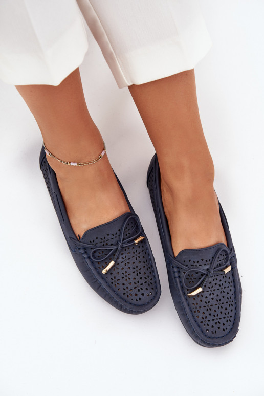 mocassins pour femmes avec des éléments ajourés I DANSiązaniem bleu foncé Mirisa mocassins pour femmes avec des éléments ajourés I DANSiązaniem bleu foncé Mirisa