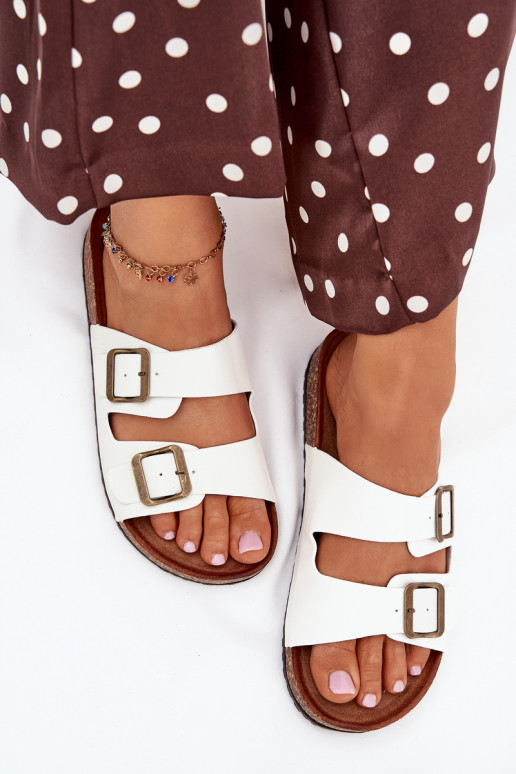 Féminin Chaussons avec une plateforme avec boucles couleur blanche Vesina Féminin Chaussons avec une plateforme avec boucles couleur blanche Vesina