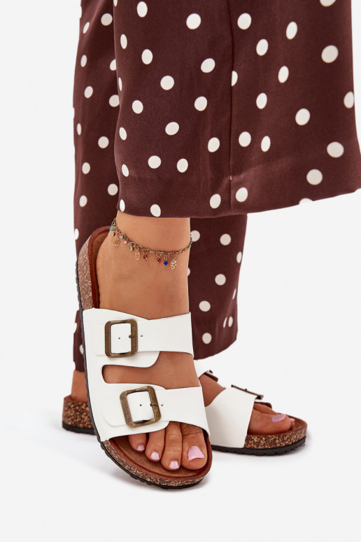 Féminin Chaussons avec une plateforme avec boucles couleur blanche Vesina Féminin Chaussons avec une plateforme avec boucles couleur blanche Vesina